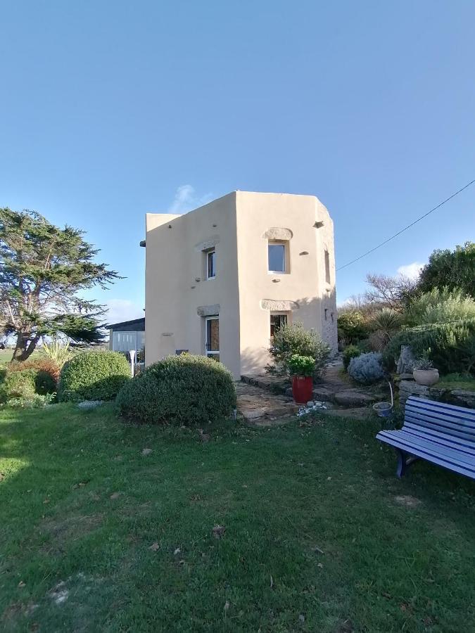 La Tour Du Bois Dormant Bed & Breakfast Plozevet Exterior photo
